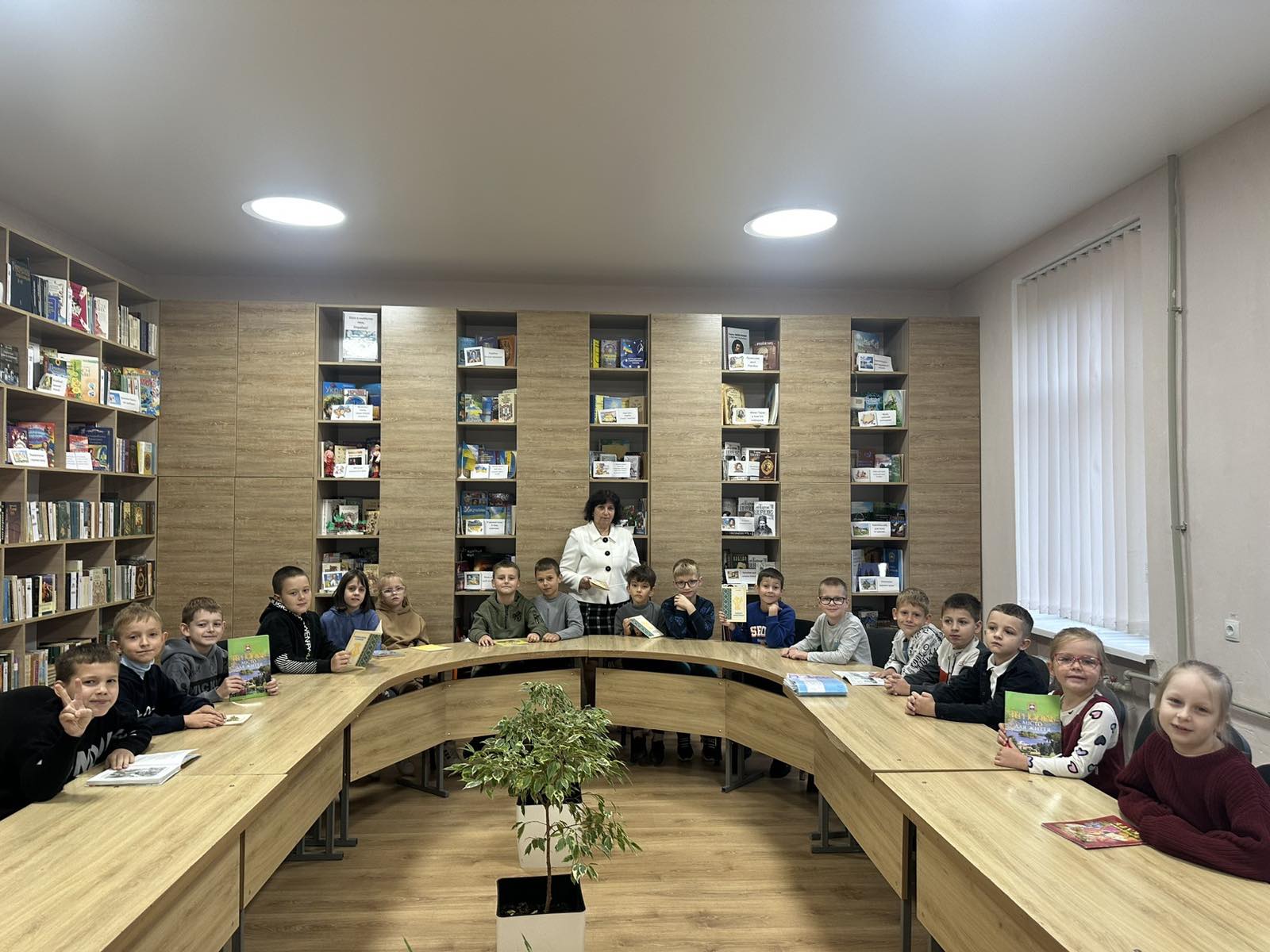 Бібліотека - це книжковий храм і джерело знань