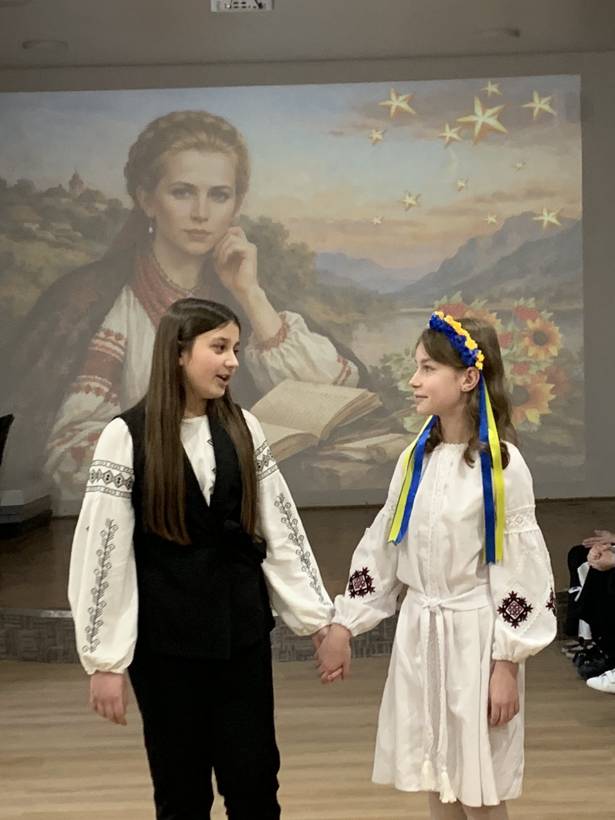 Незламна, вродлива, твоя - Українська Жінка